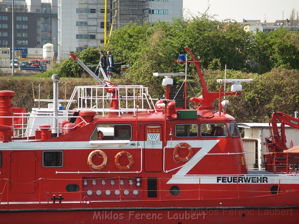 Feuerloeschboot 10-2      P191.JPG
